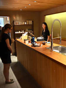 Exporting Japanese tea tradition